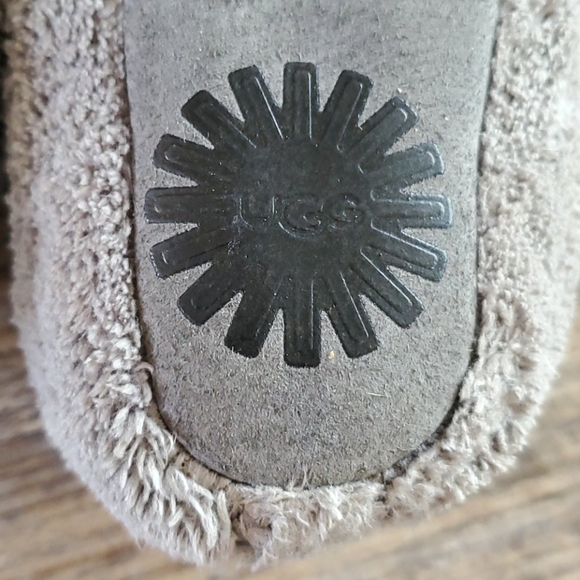 UGG gray unisex kids boots velcro comfy size 4/5 US - Picture 8 of 8